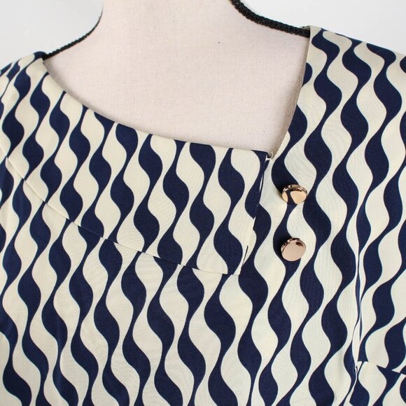 Bloomchic Wavy Print Asymmetrical Neckline Blouse - NWT - 14/16 - Picture 5 of 9